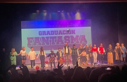 RC DE GAVÀ EN EL ESTRENO DE "GRADUACIÓN FANTASMA" CON LA ASOCIACIÓN ADISGA .